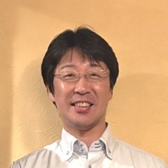 教授 新倉 保