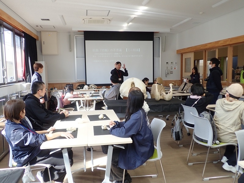 「手で見るいのち」イベントに麻布大学が参加