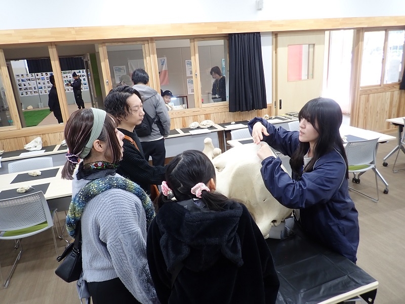 「手で見るいのち」イベントに麻布大学が参加