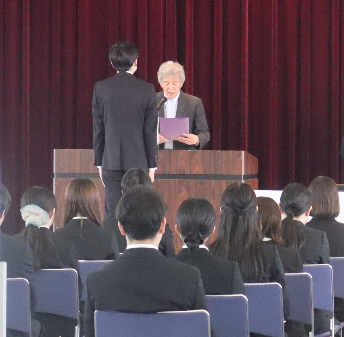 令和8年度 麻布大学 学業成績優秀者・学生功労賞・増井光子賞表彰式授与風景