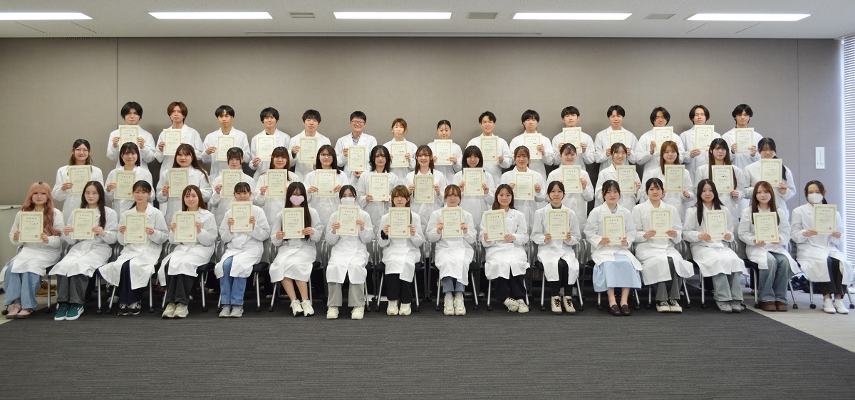心電図検定で,臨床検査技術学科の学生が合格