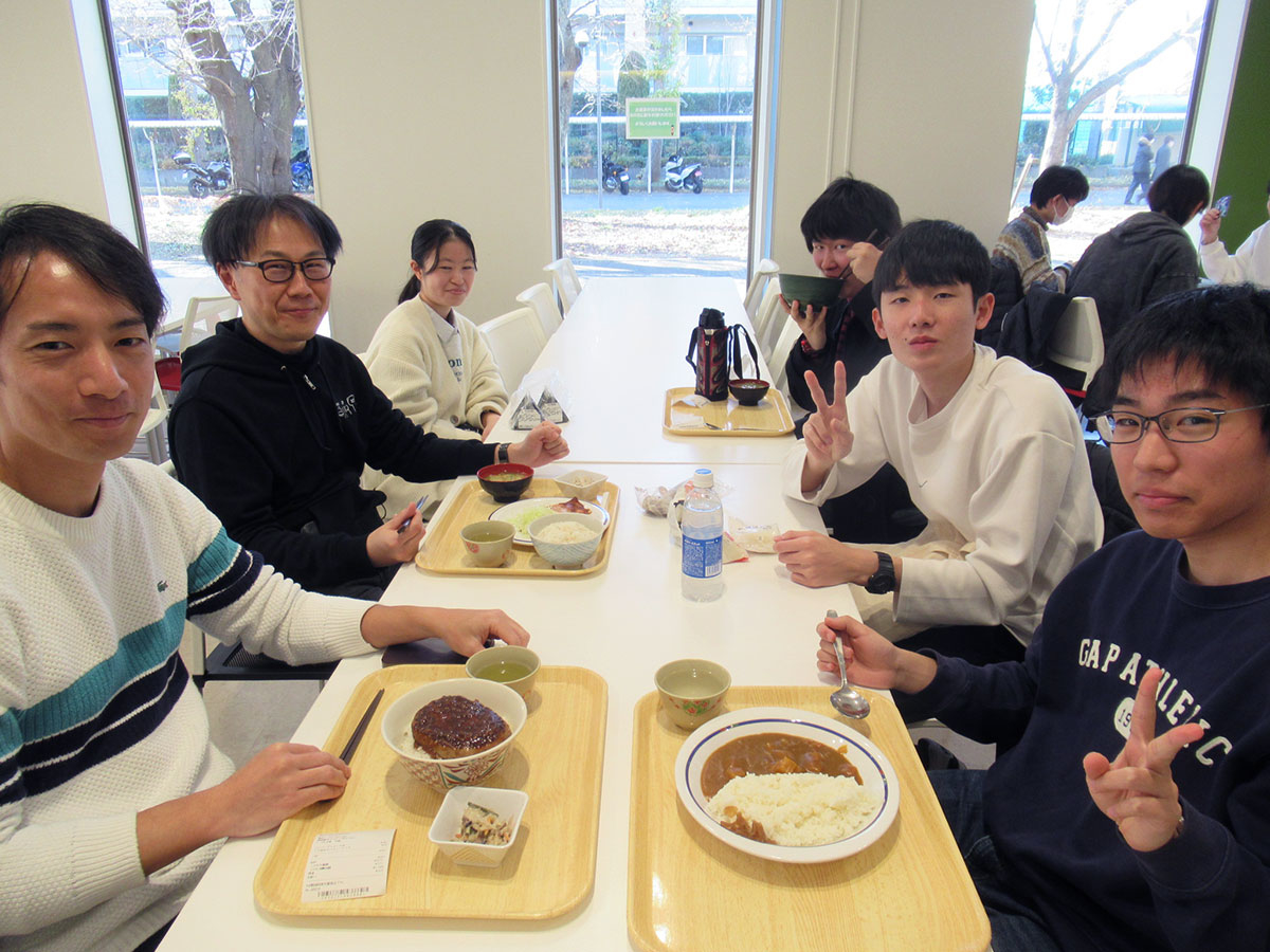 明星高等学校が高大接続プログラムの一環として麻布大学に来学