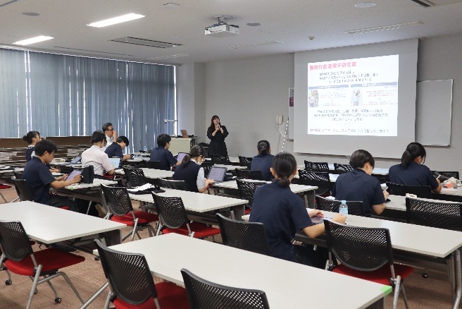 桐蔭横浜清風高校の生徒が来校