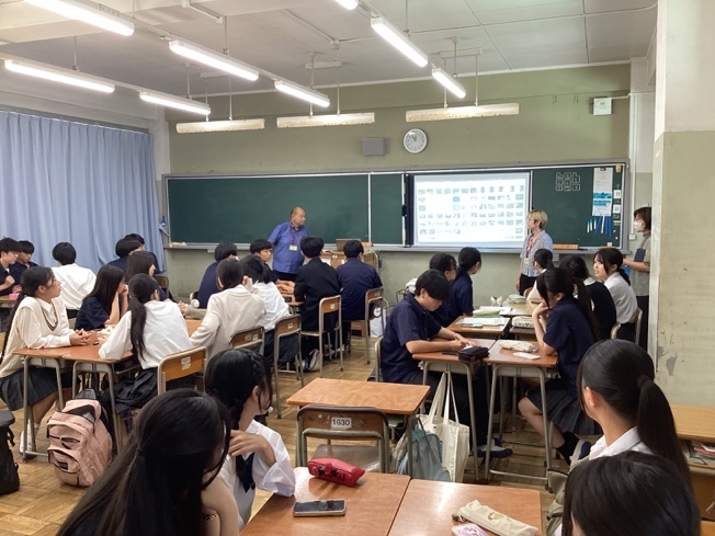 麻布大学が大磯高校で出張授業
