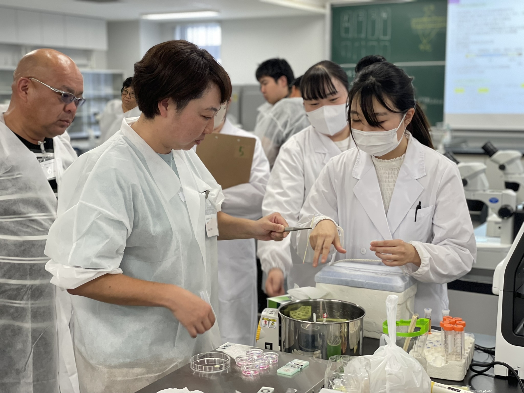 第70回農業実験実習講習会を本学で実施しました