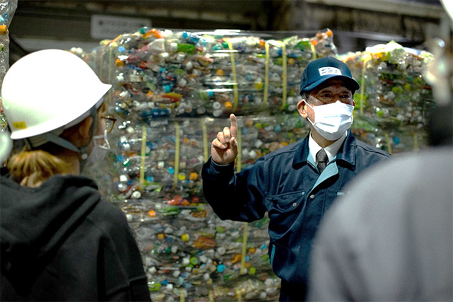 環境科学科SDGｓの取組 JR横浜駅・廃棄物の回収・分別作業・工程の見学風景