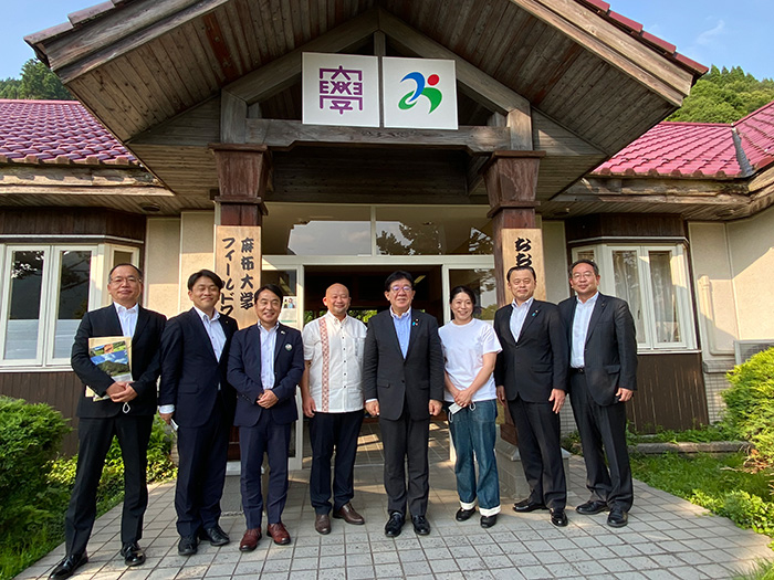 島根県美郷町フィールドワークセンター総務大臣視察時の集合写真